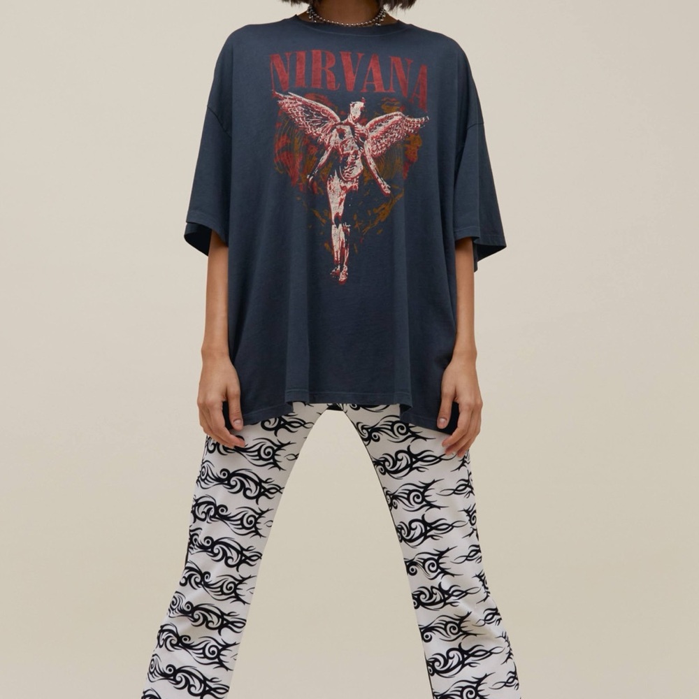 Daydreamer Nirvana Trippy Heart Tee - Picture 3 of 4